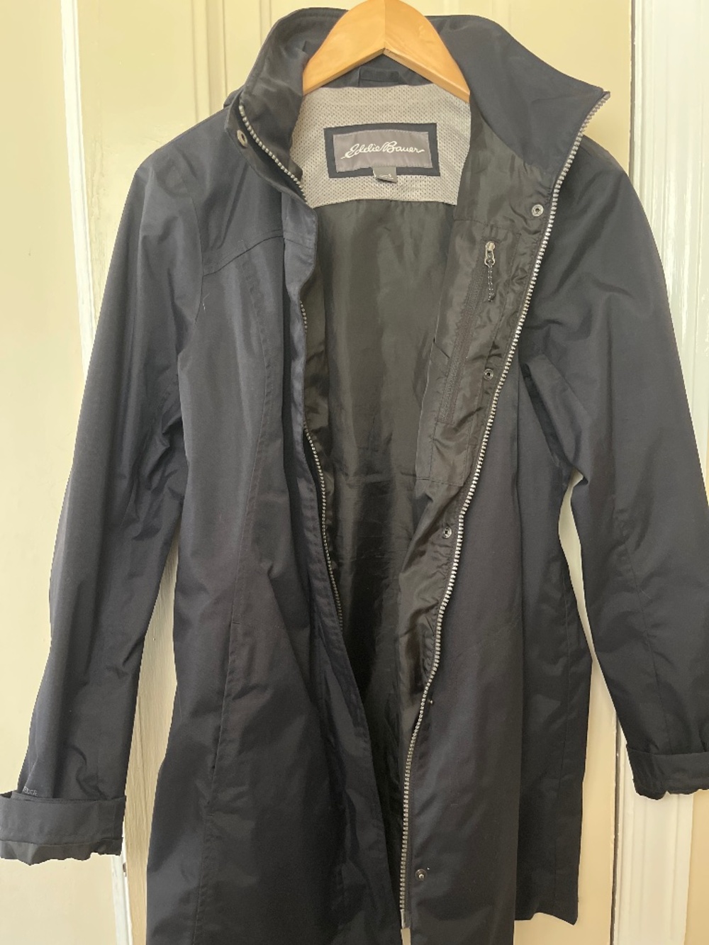 Eddie Bauer Raincoat (black) (size small)